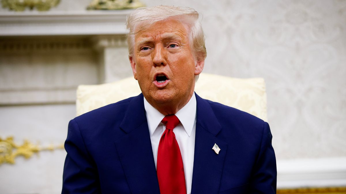 No proof Trump sold $2.3B in Truth Social stock before April 2 tariffs announcement