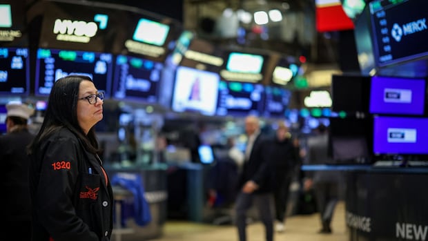 North American stocks rise, then drop again after another day of tariff uncertainty