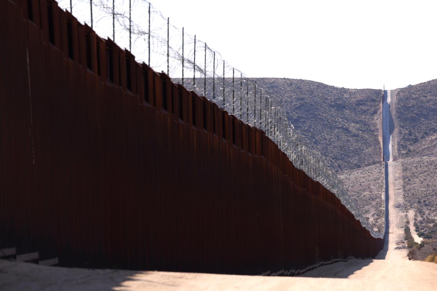 Trump administration to speed up construction of California-Mexico border wall