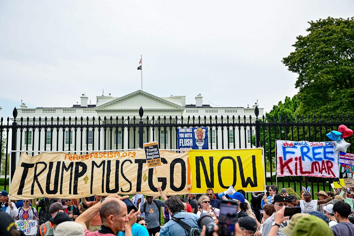 Protesters rally outside White House amid nationwide anti-Trump demonstrations