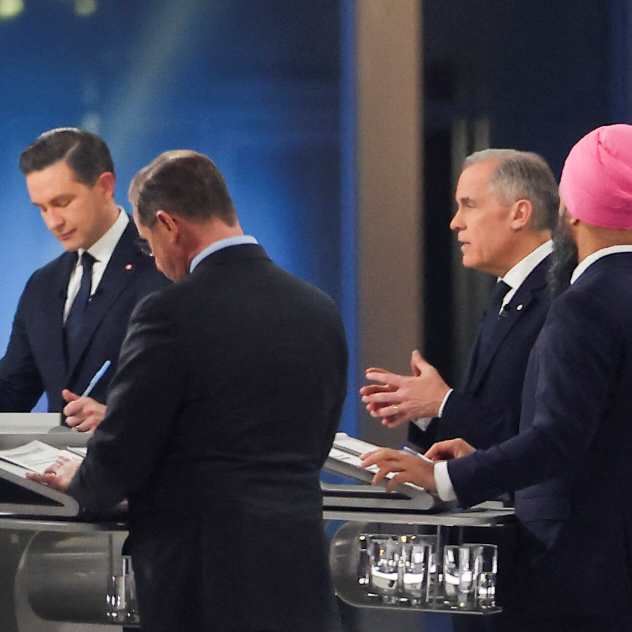 As Election Nears, Canadians Confront News Void on Facebook and Instagram