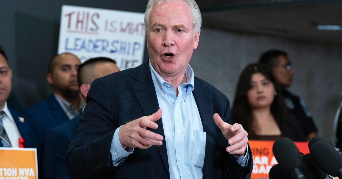 Chabria: Newsom called the Abrego Garcia deportation fight a ‘distraction.’ Then came the pushback