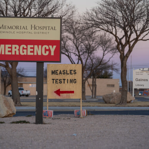 Controversial doc gets measles while treating unvaccinated kids—keeps working