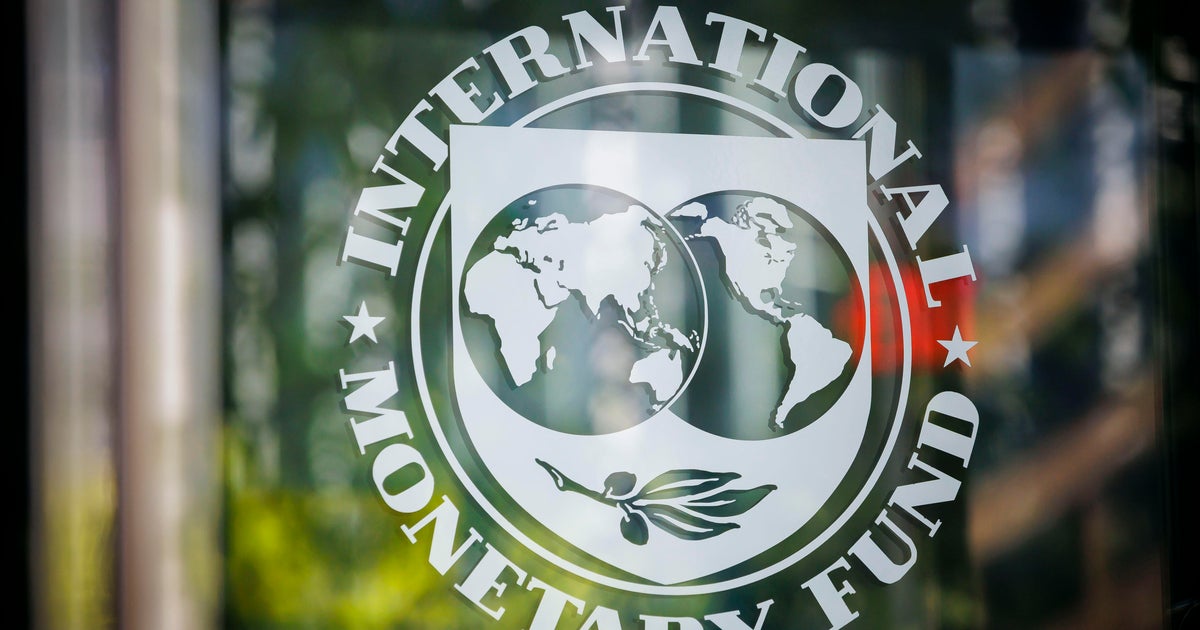 IMF forecasts slower growth for U.S. economy in 2025, citing trade war