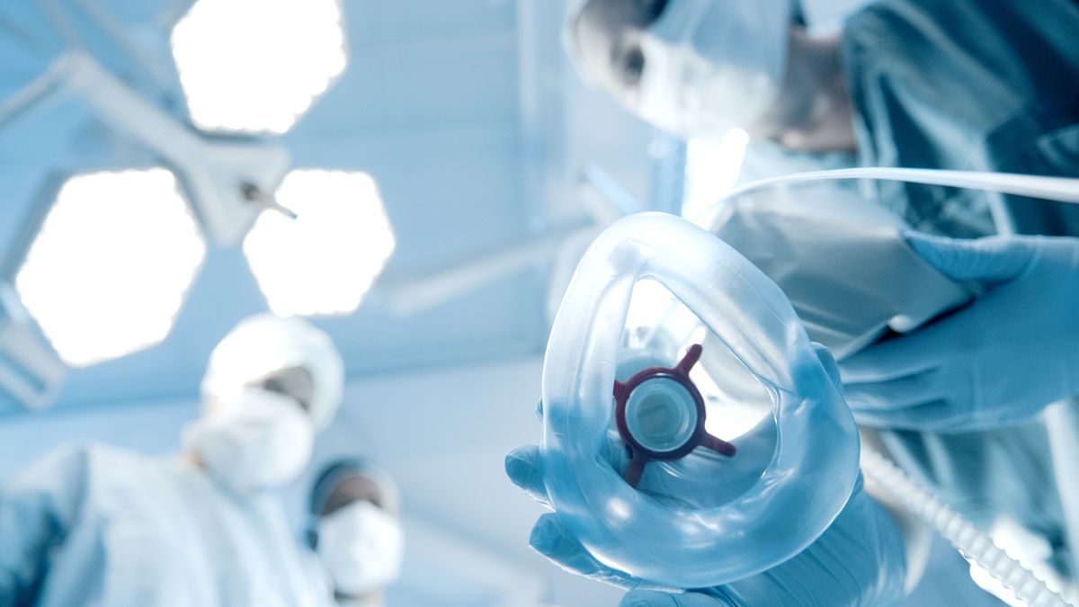 Are women less sensitive to anesthesia than men?