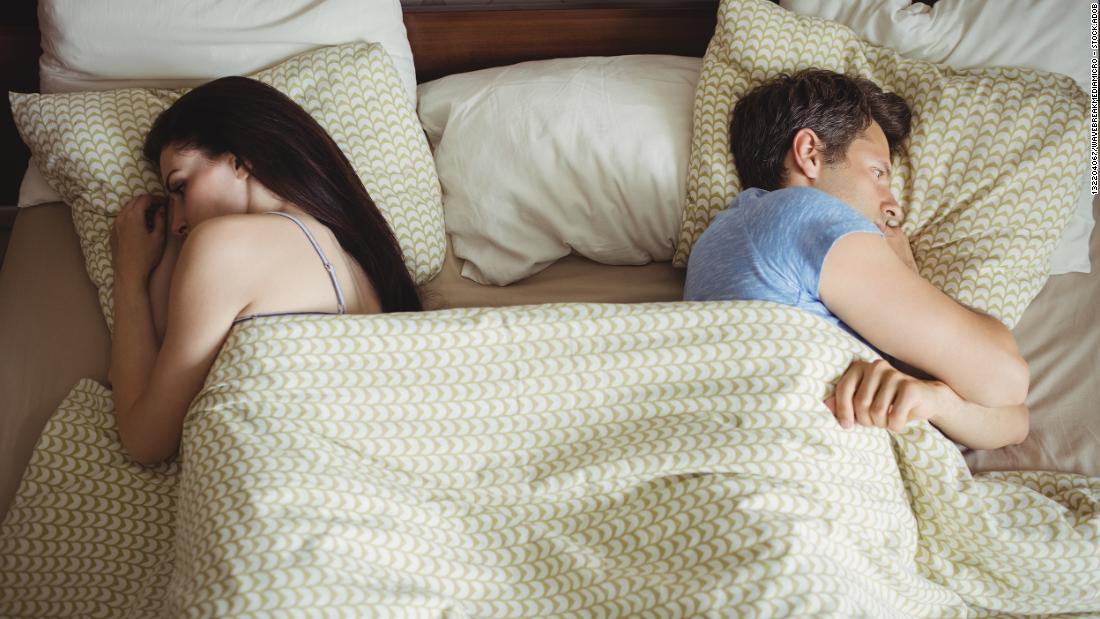 what-you-should-know-if-there’s-no-sexual-attraction-for-your-partner,-according-to-a-therapist