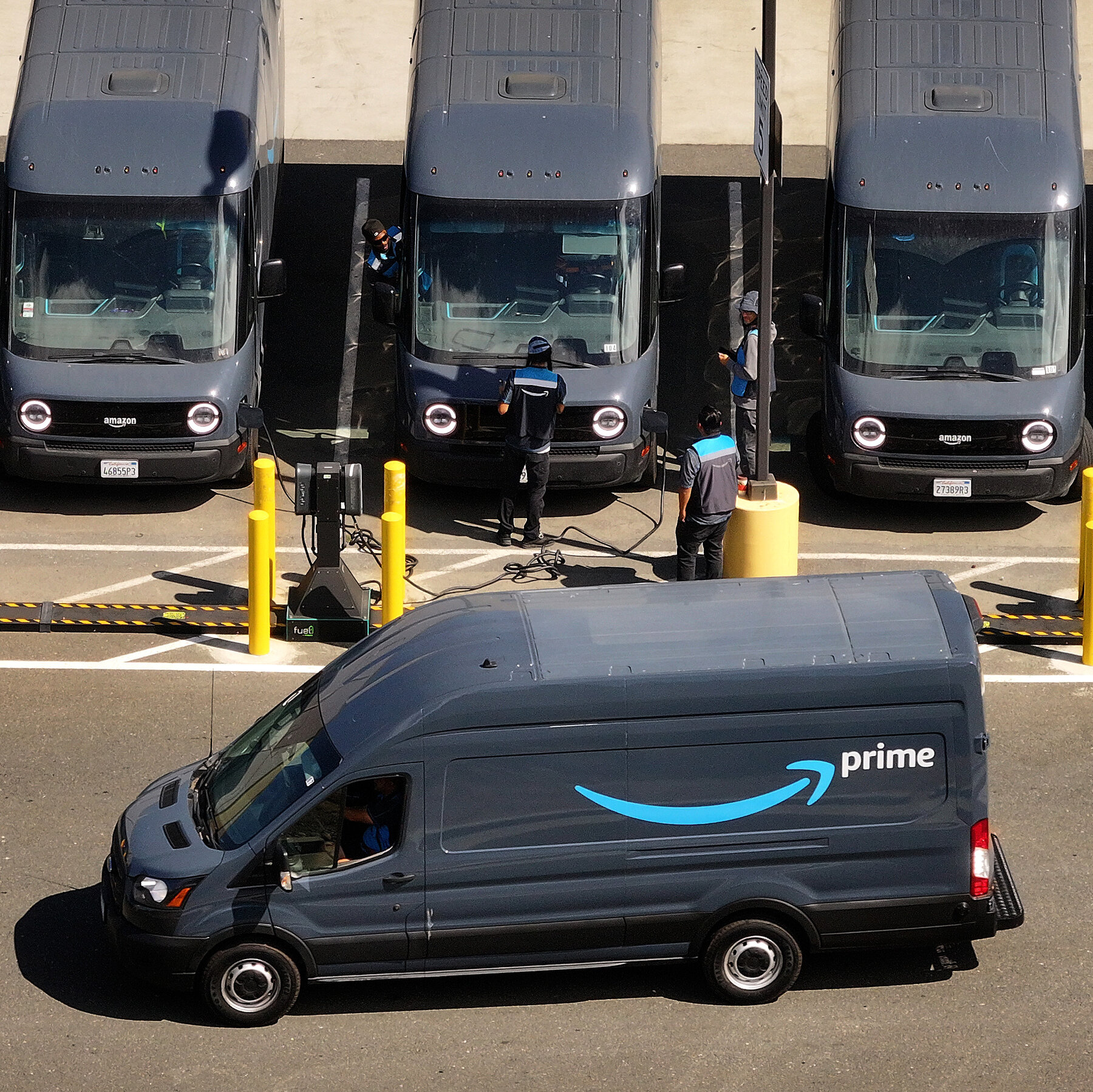 White House-Amazon Spat Culminates in Trump Calling Bezos ‘Very Nice’
