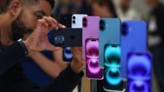 Apple braces for $900m blow from Trump tariffs