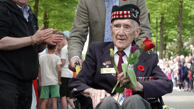 Remarkable scenes of gratitude greet Canadian war veterans in the Netherlands