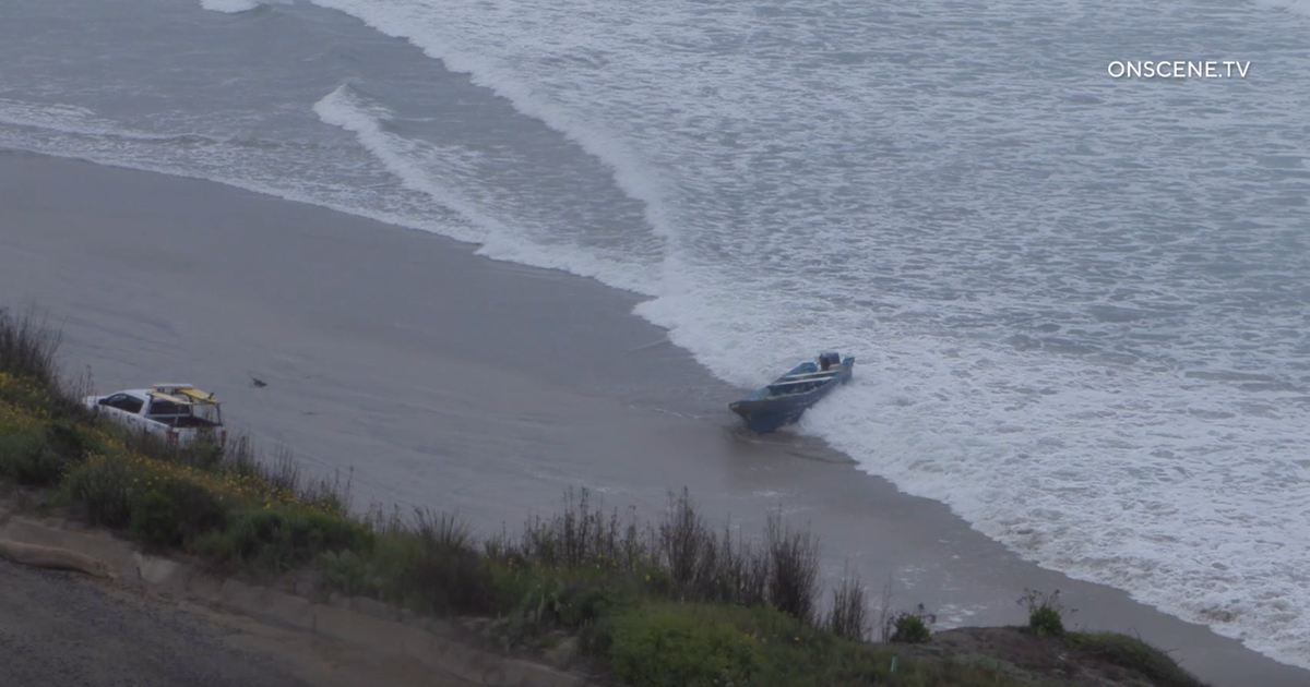 At least 3 dead after boat capsizes off San Diego beach