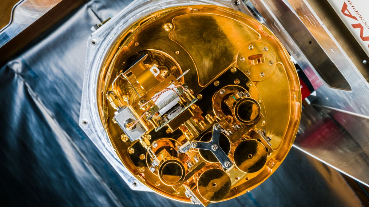 World’s first silicon-based quantum computer is small enough to plug into a regular power socket