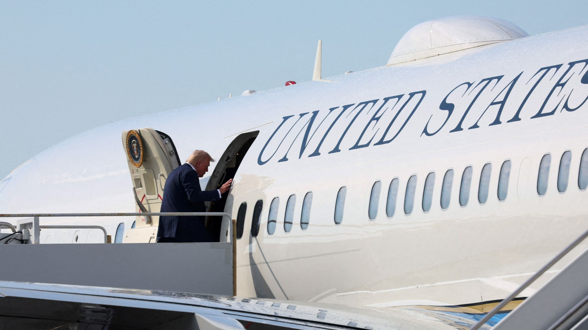 ‘FREE OF CHARGE’: Trump defends prospect of Qatar gifting him Air Force One replacement