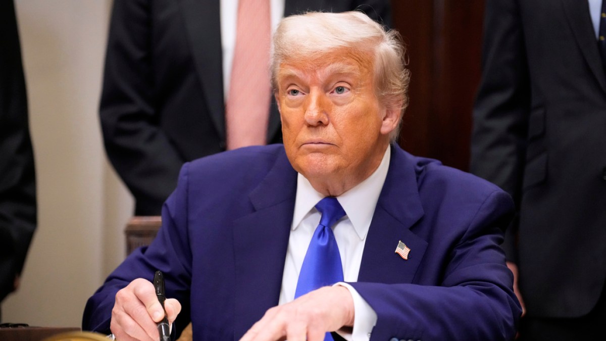 Trump signs executive order to bring down prescription drug prices