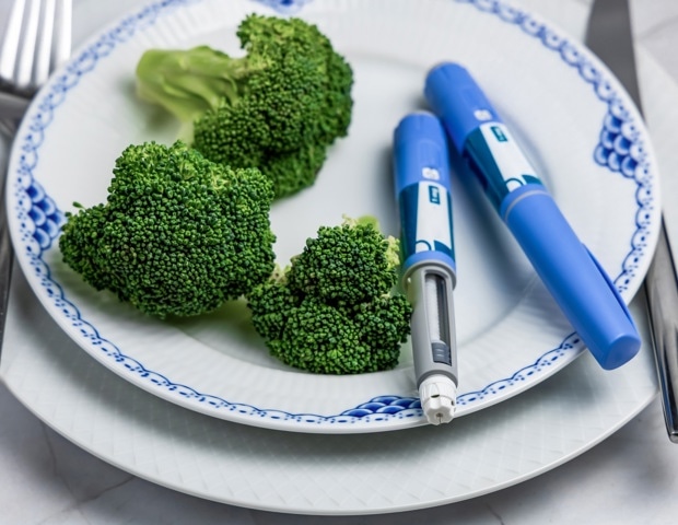 Online obesity clinic achieves clinical trial-level weight loss with lower semaglutide doses