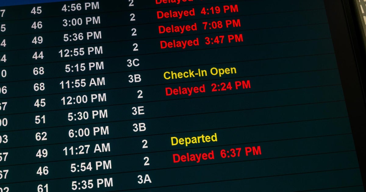 Video shows outage at air traffic control facility that handles Newark flights