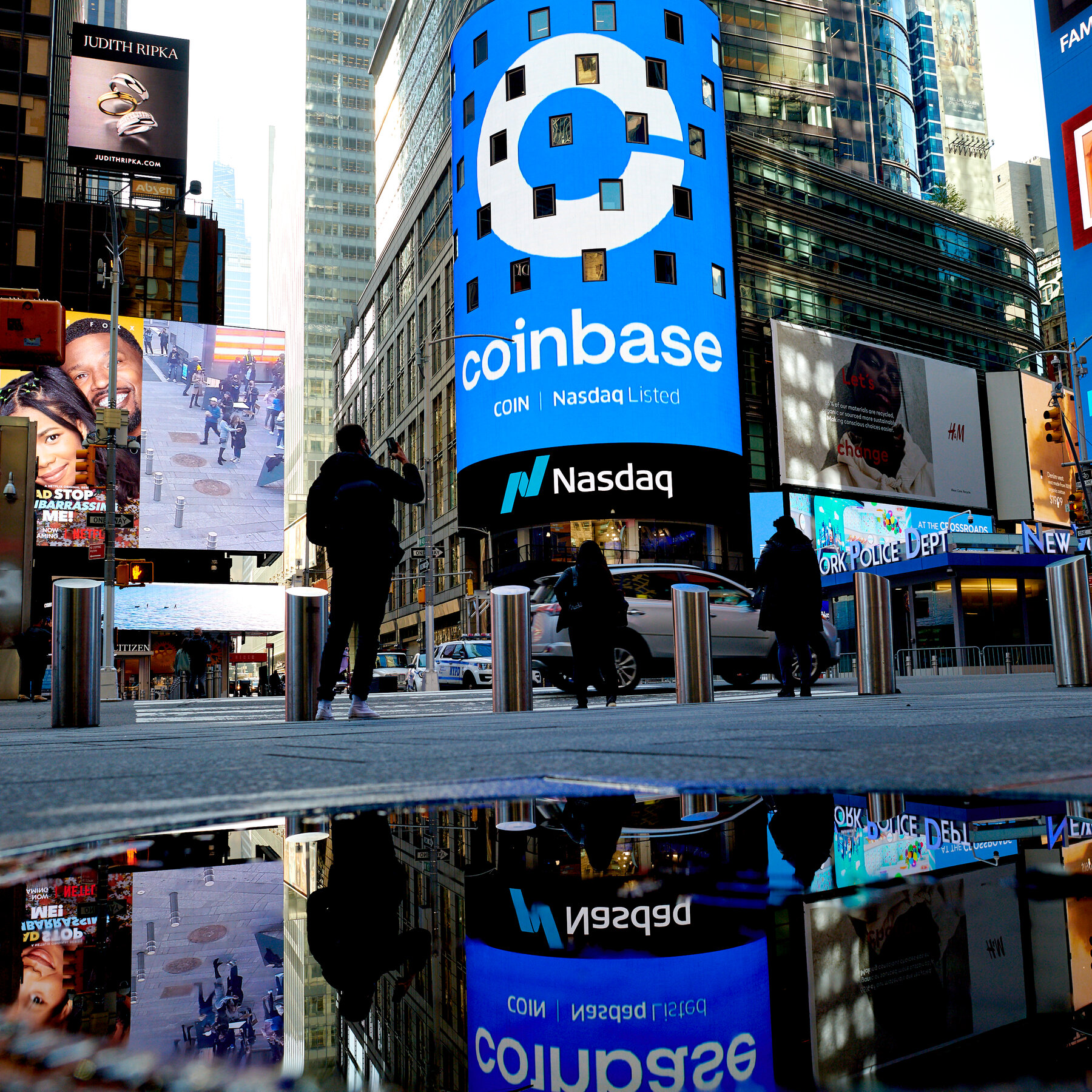 S.E.C. Investigating Whether Coinbase Misstated Its User Numbers