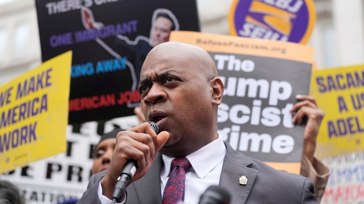 Lawyers for US Mayor Ras Baraka argue he was targeted for arrest at protest