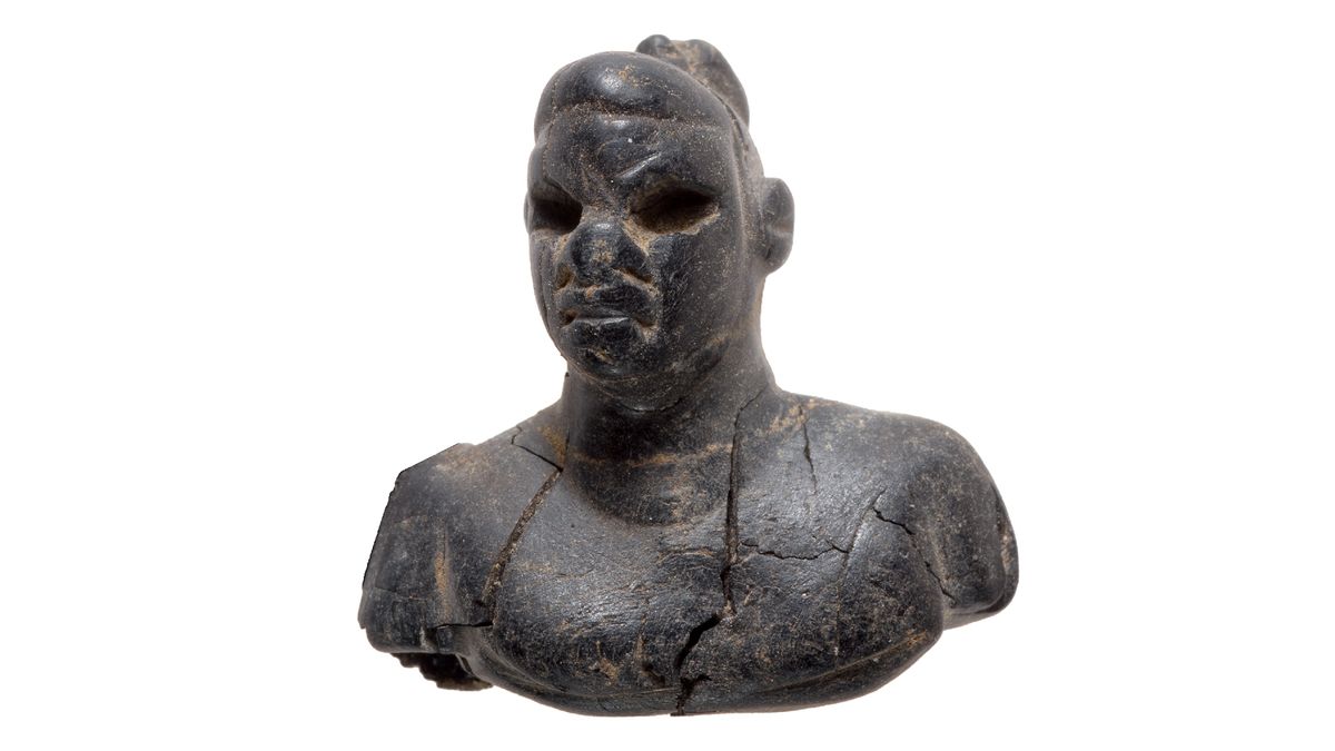 ‘Very rare’ African ebony figurines found in 1,500-year-old Christian burials in Israeli desert