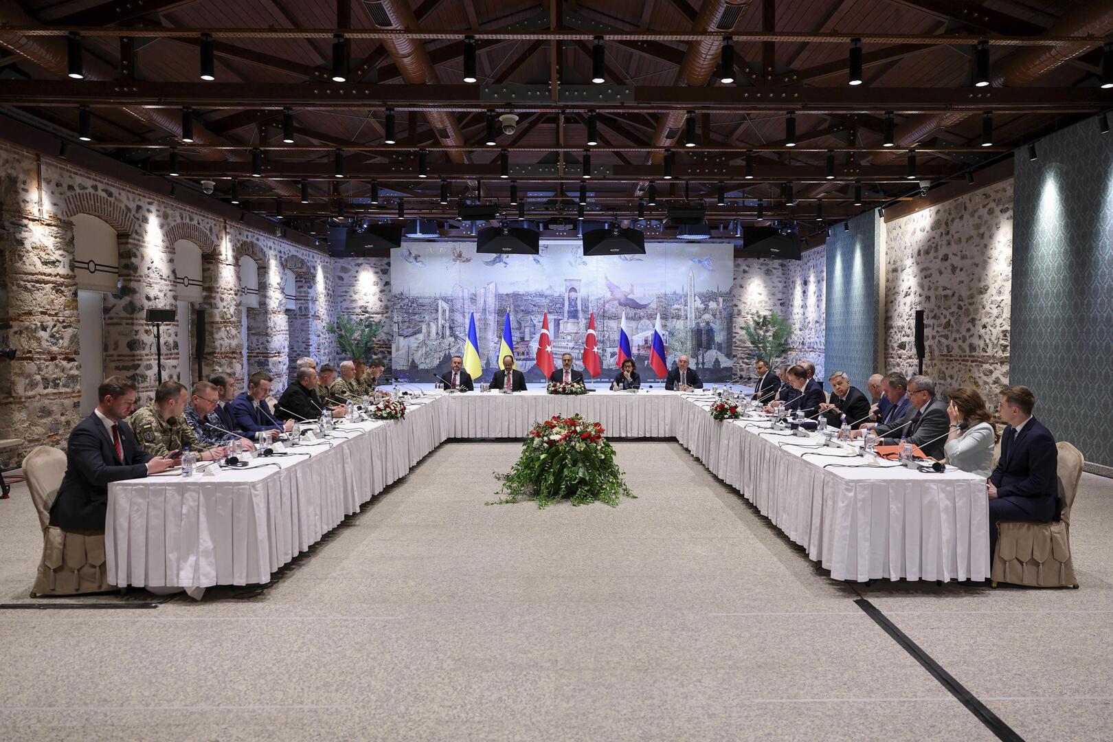 Ukraine, Russia agree to mass POW swap