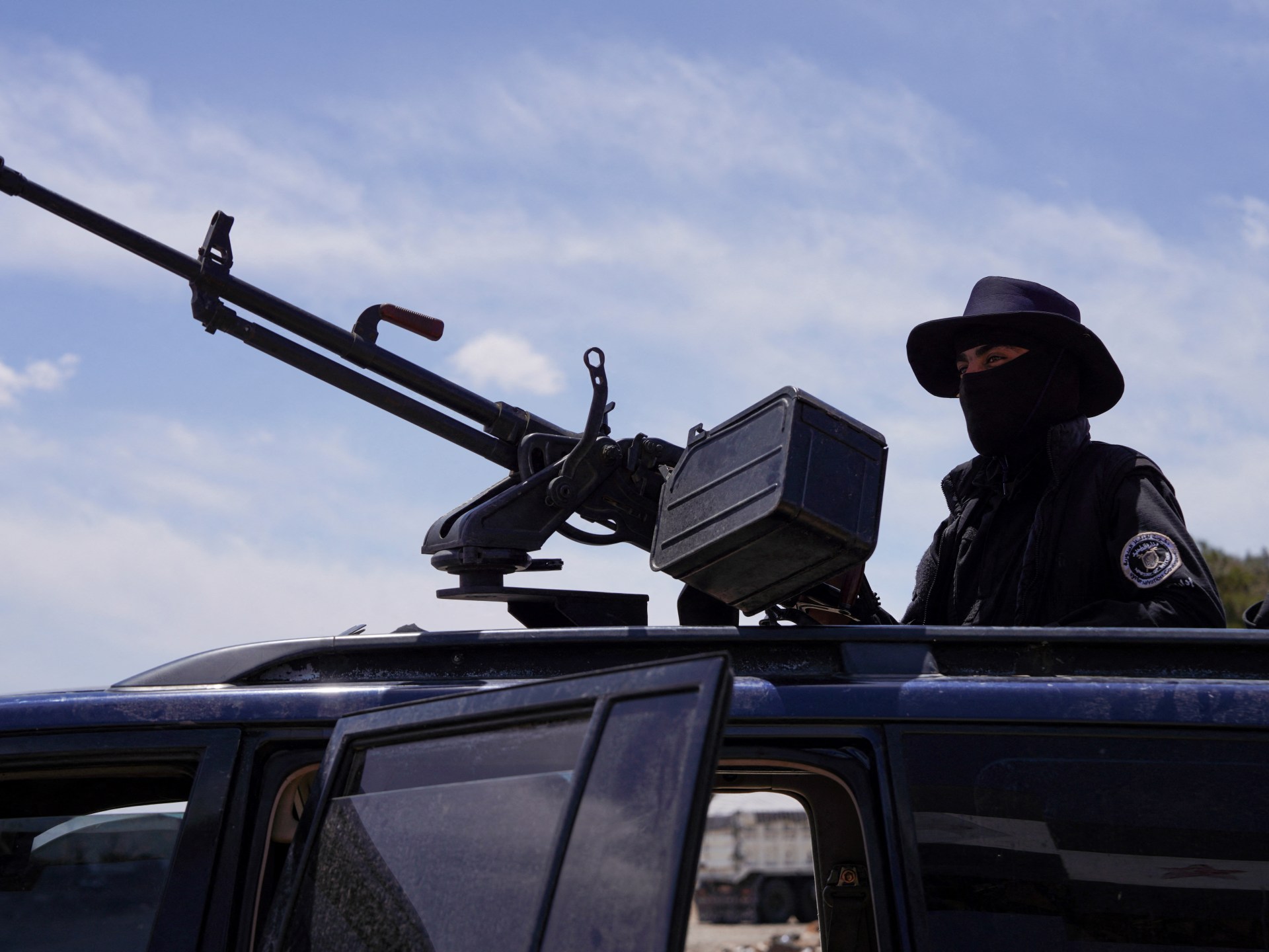 At least three killed as Syrian forces raid ISIL hideouts in Aleppo