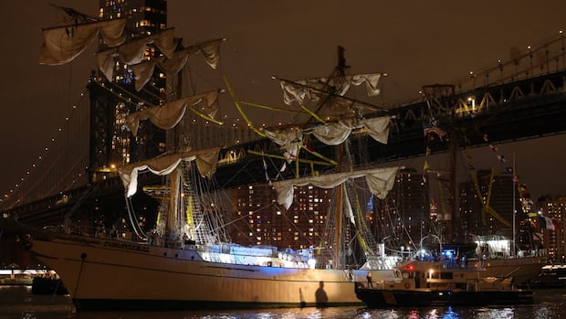 Multiple people injured after Mexican navy ship sails into Brooklyn Bridge
