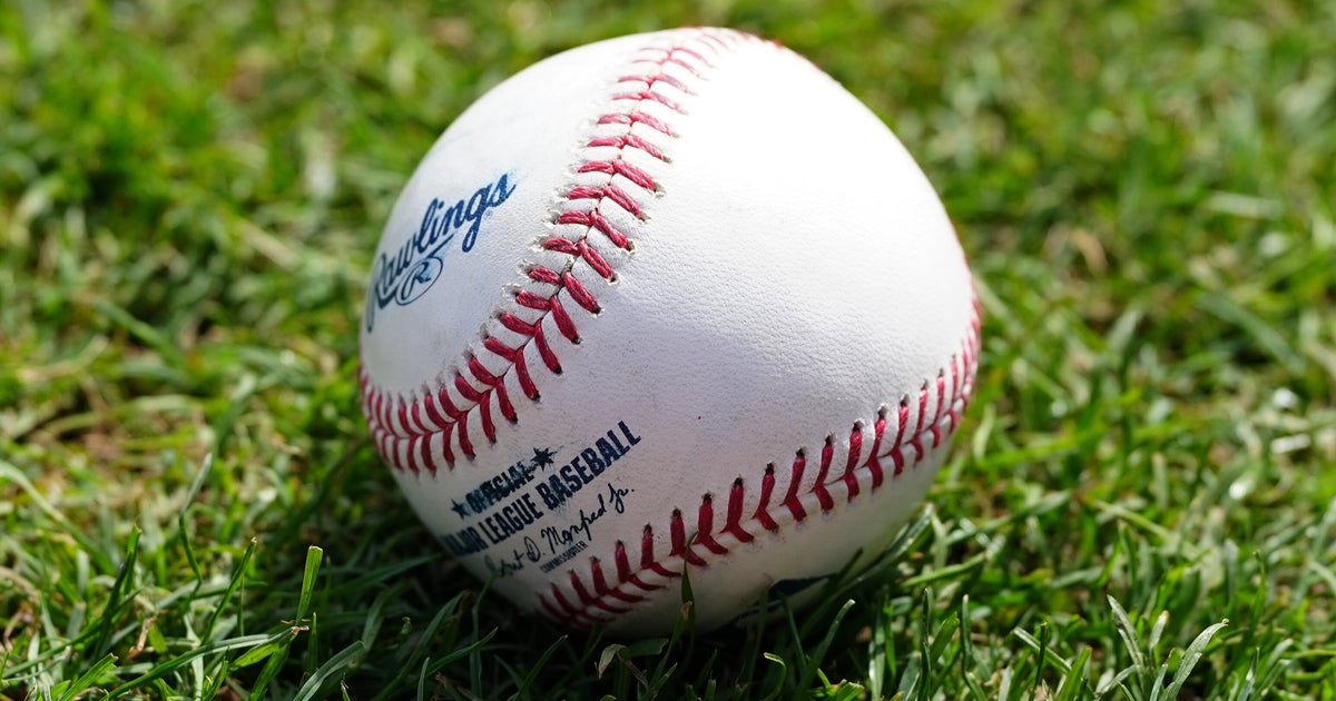 MLB Announcer Flushes ‘Beloved’ Broadcast Feature Away In 1 Sweet Sendoff