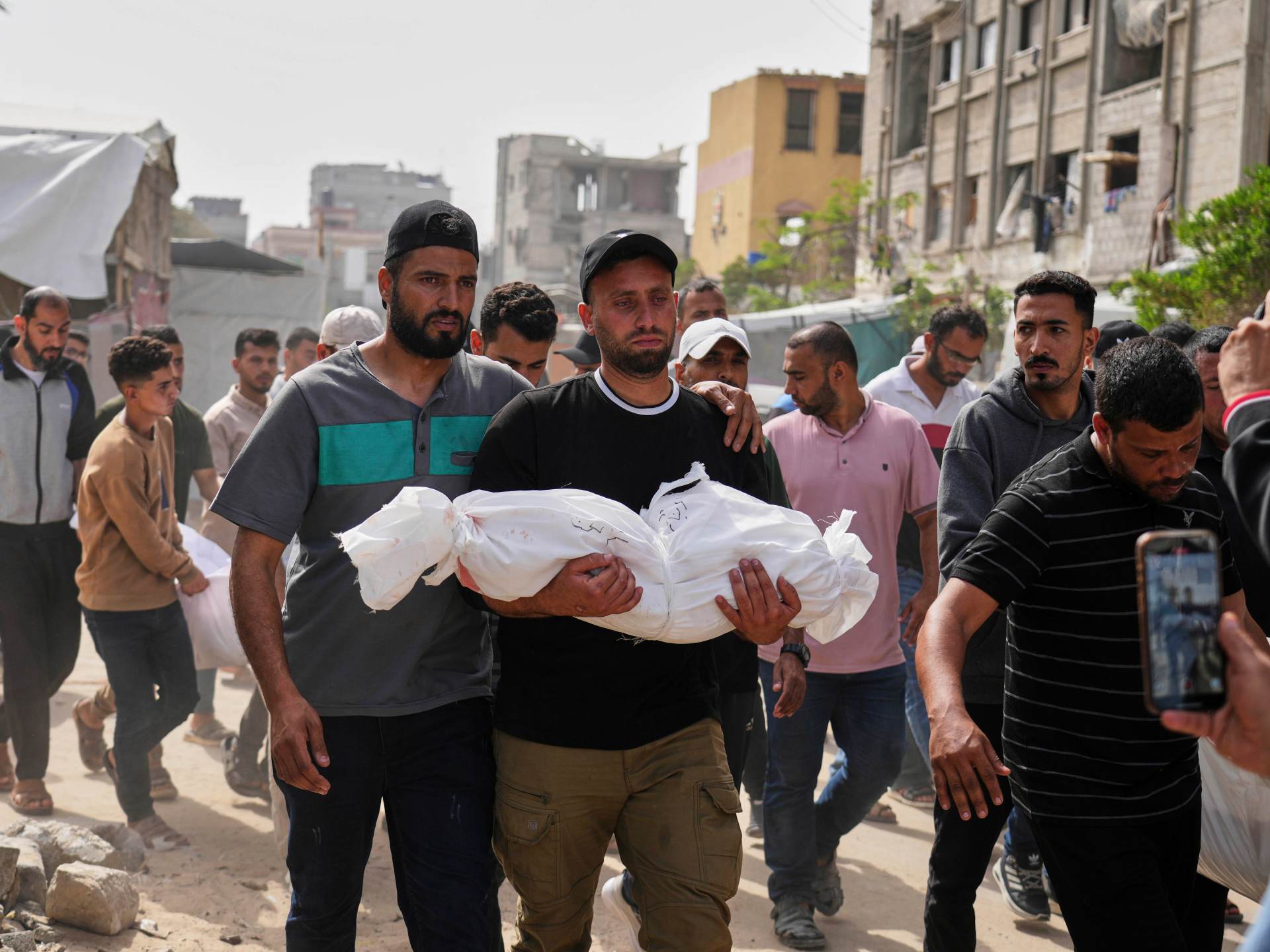 Children among 125 Palestinians killed in Israeli barrage across Gaza