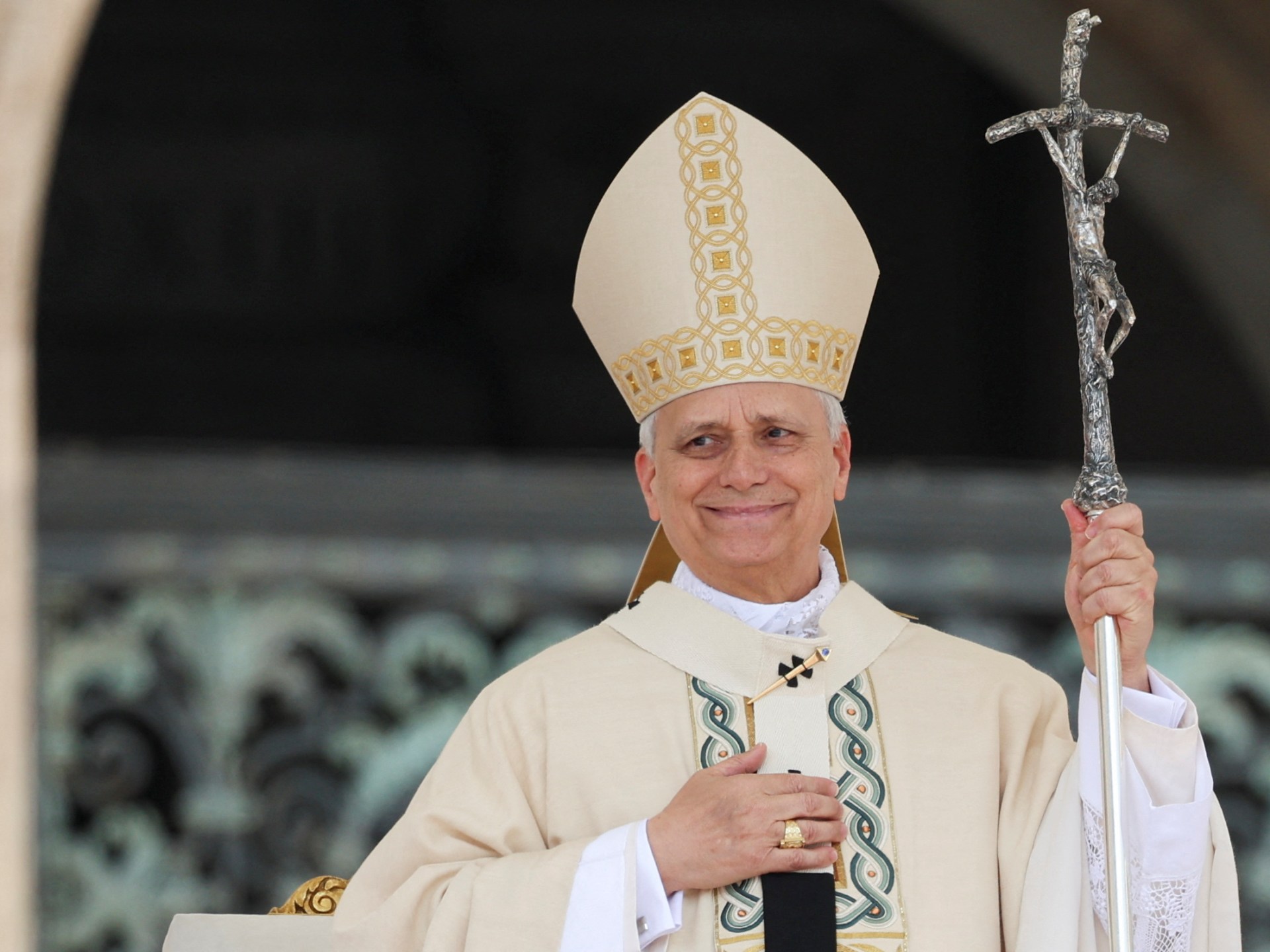 Pope Leo XIV meets Ukraine’s Zelenskyy after his inaugural Mass