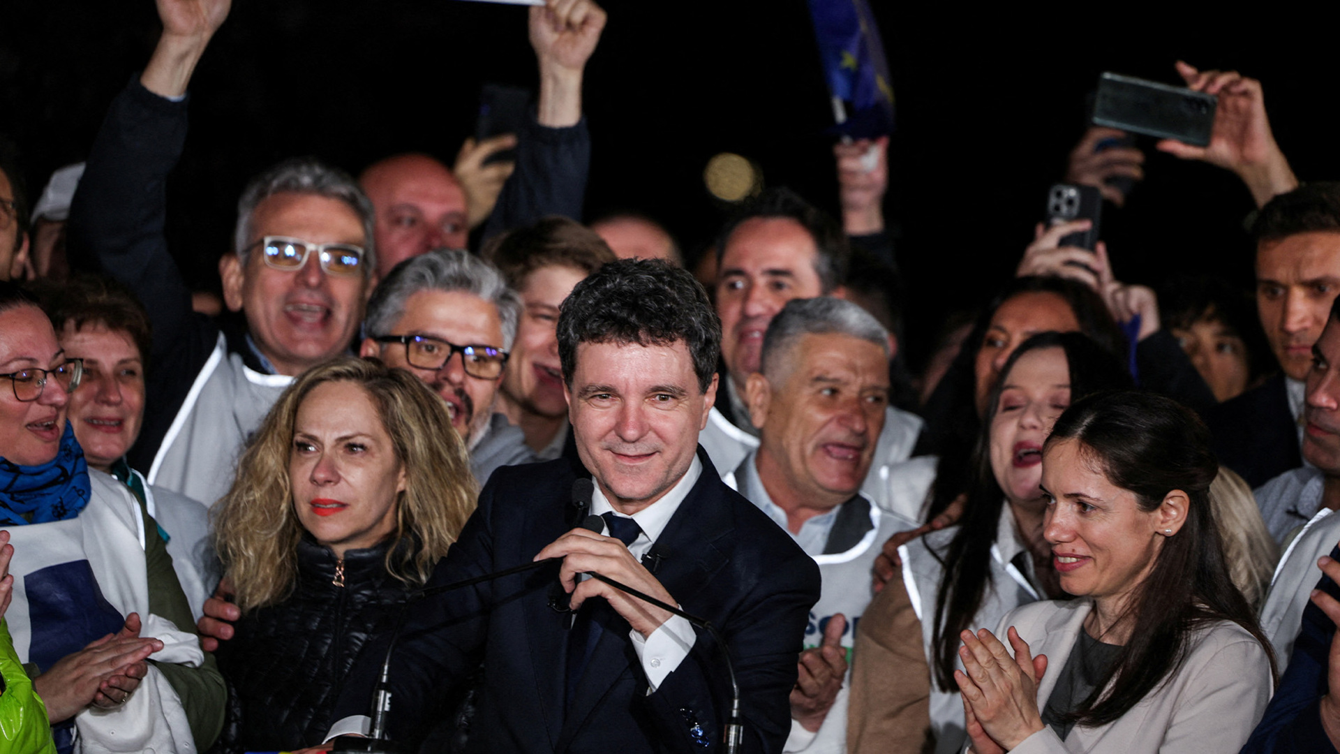 Pro-EU centrist wins Romania’s tense presidential race