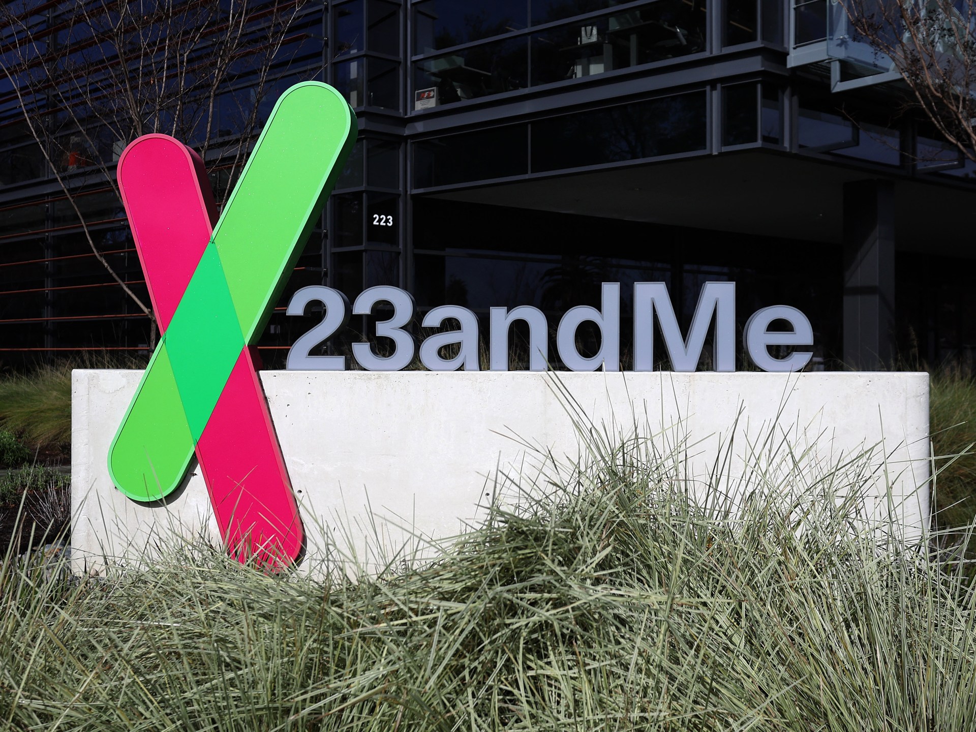 Regeneron buys 23andMe for $256m after bankruptcy