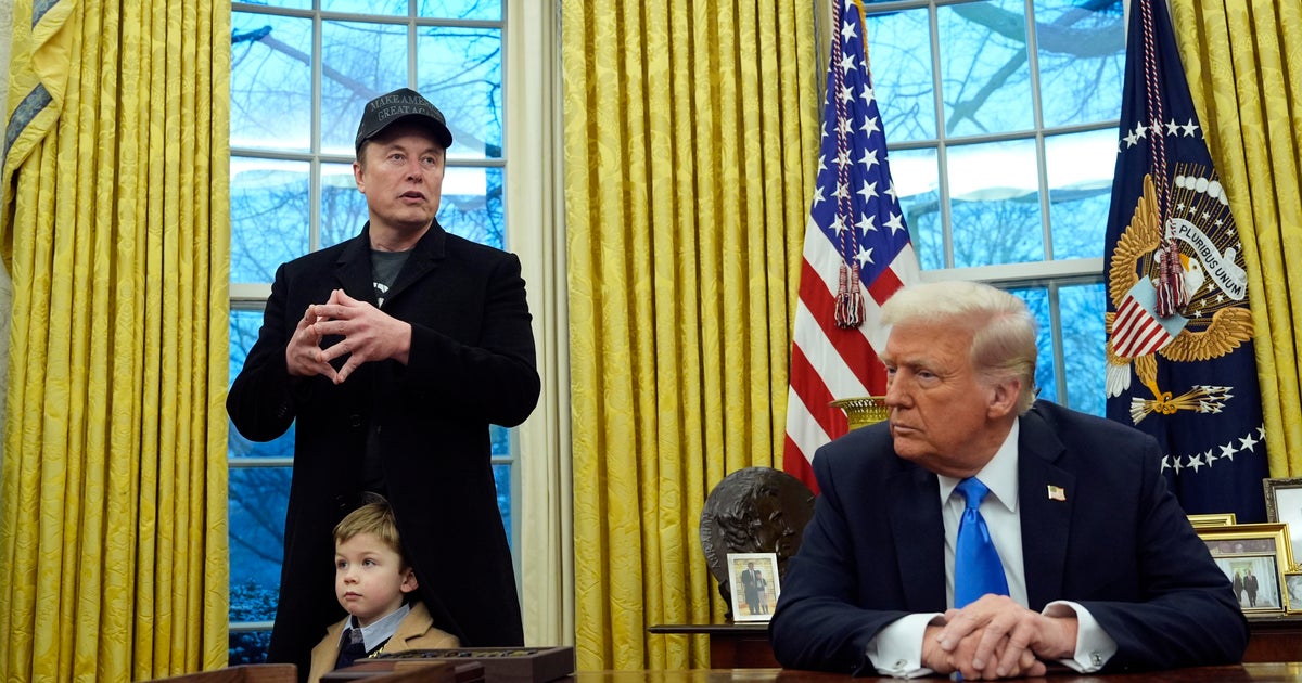 Trump and Musk meeting with South Africa’s president amid tensions