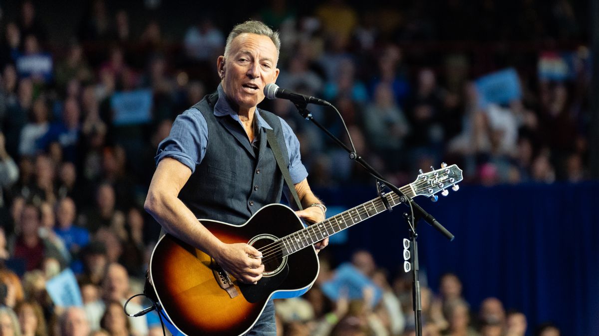 10 rumors we’ve fact-checked involving Bruce Springsteen