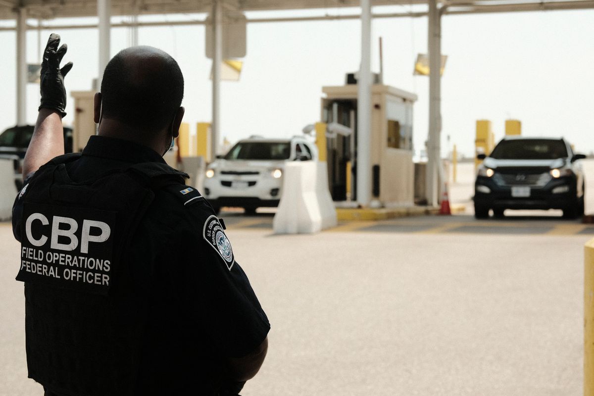 No proof Canadian citizens will face mandatory facial-recognition scans at US border