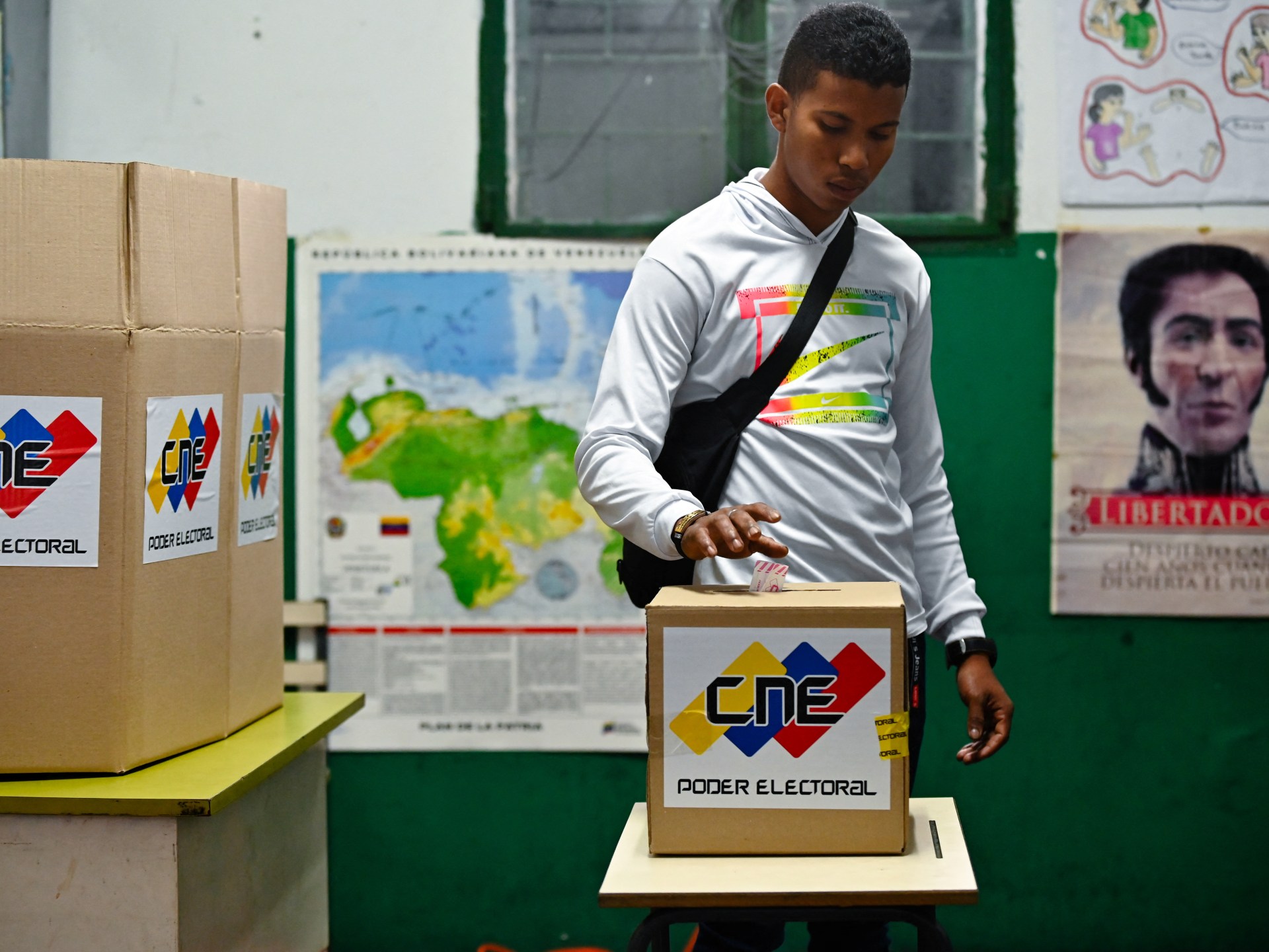 Venezuelans vote amid boycott calls and fears of government repression