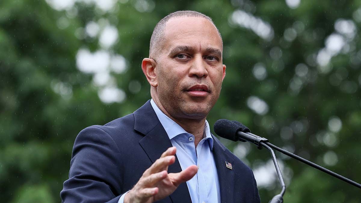 Rumor that Hakeem Jeffries got $1.2M luxury apartment from Mexican government is not true