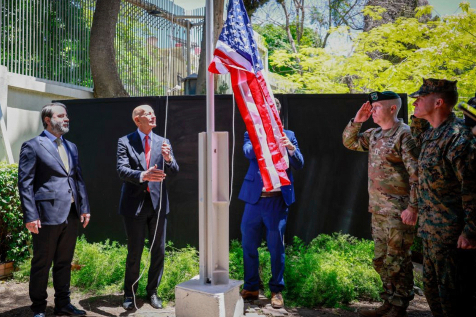 US flag raised in Syria for first time since 2012