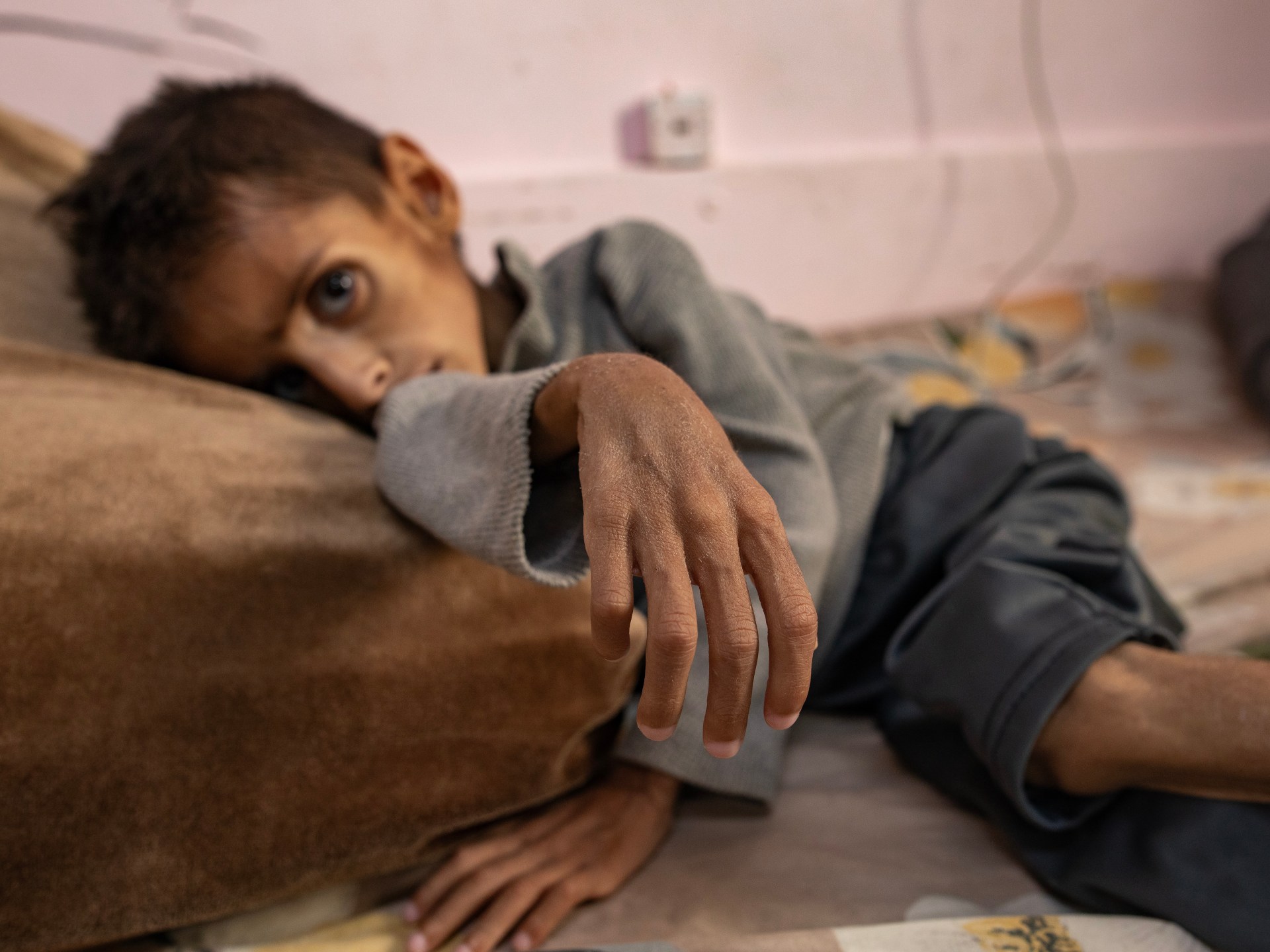 Macron threatens sanctions on Israelis over Gaza aid crisis
