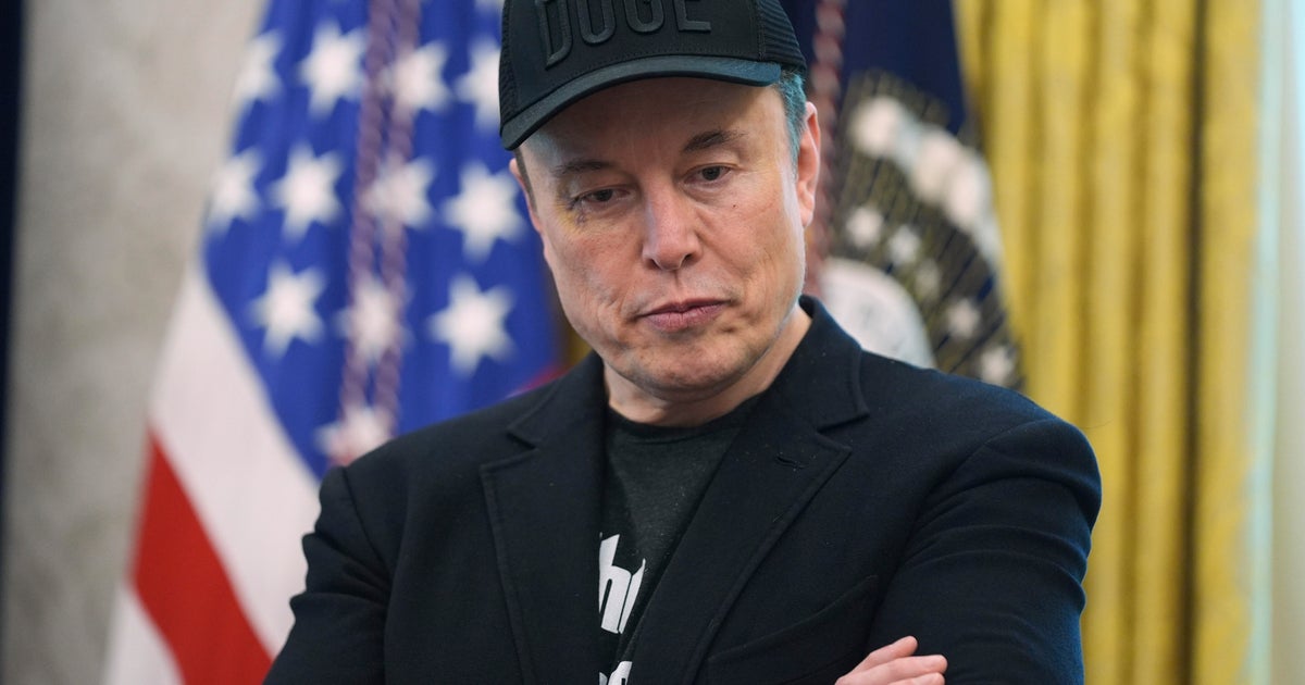 Elon Musk lashes out in Oval Office when asked about report on ketamine use
