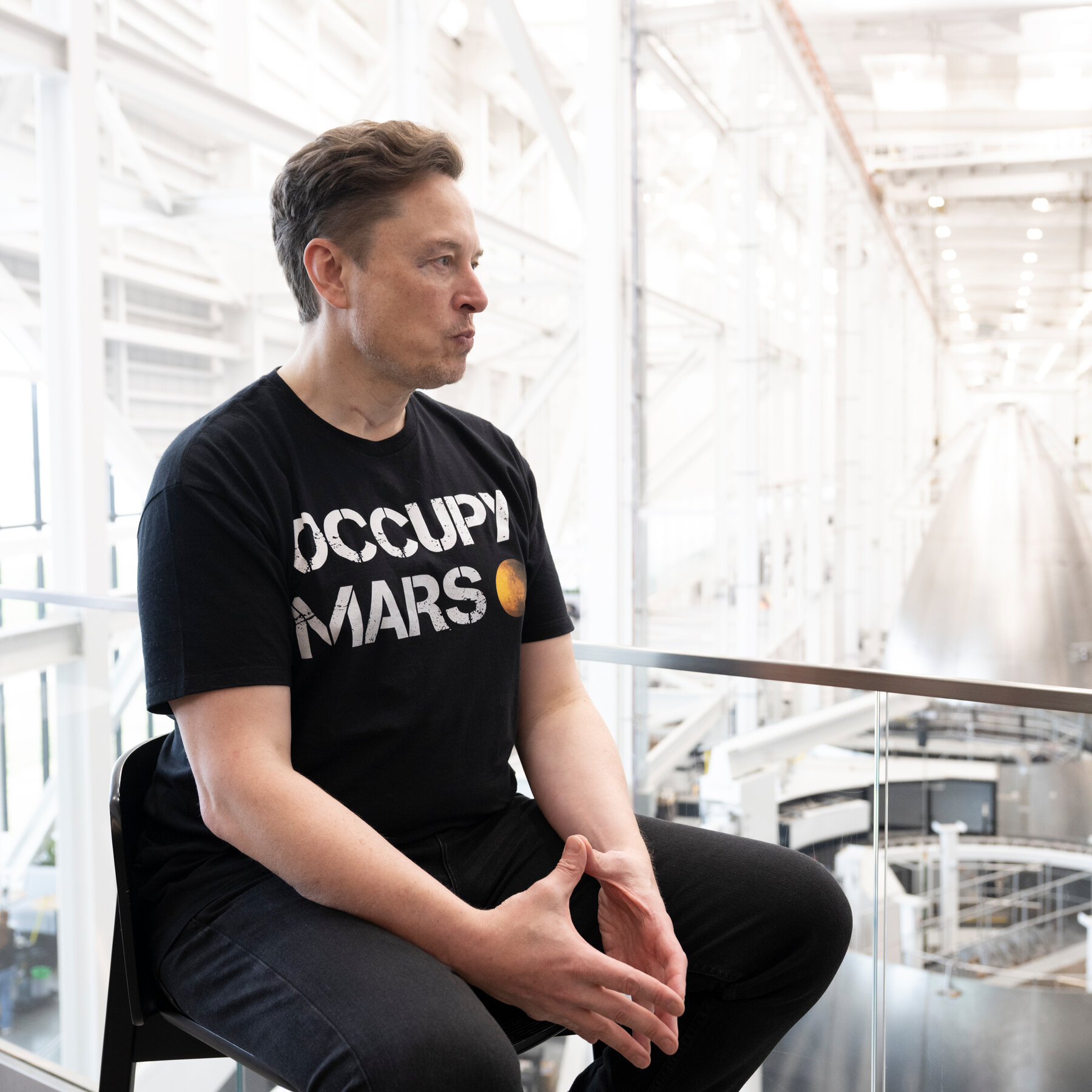 Elon Musk Returns to His Tech Empire, Facing Questions of Inattention