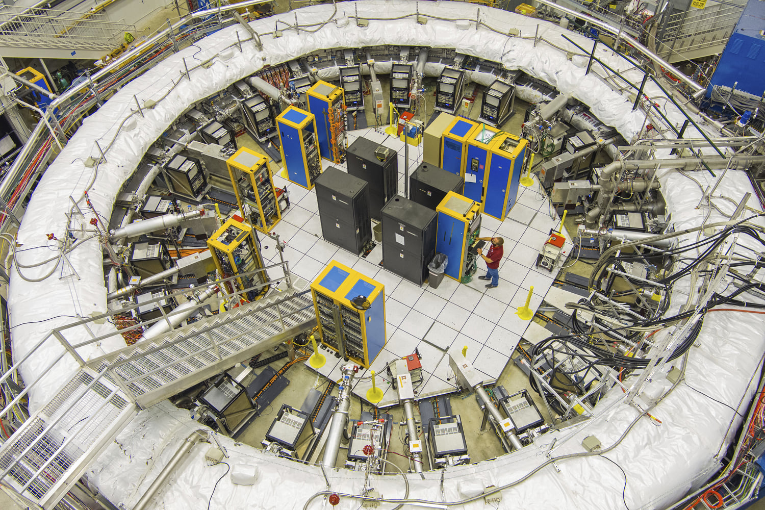 A long-running experiment finds a tiny particle is still acting weird
