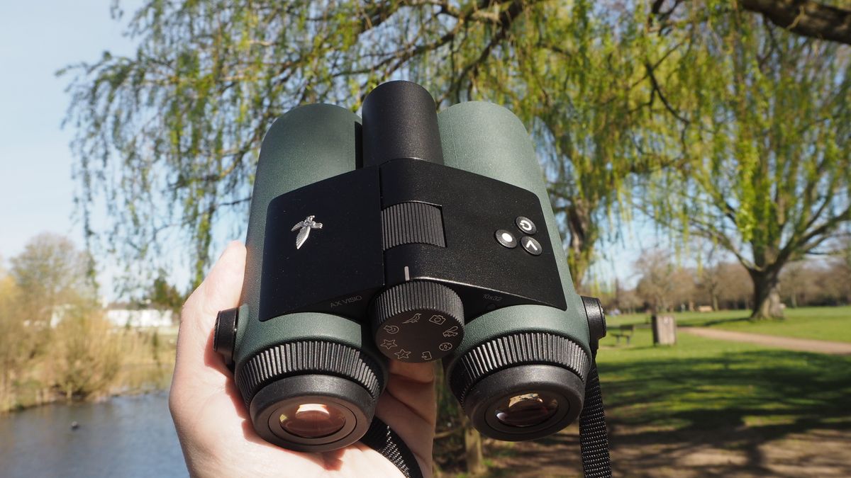 Swarovski Optik AX Visio 10×32 smart binocular review