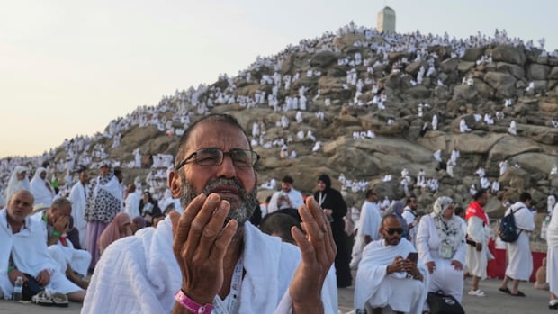 Muslim pilgrims embark on Hajj under scorching sun in Saudi Arabia