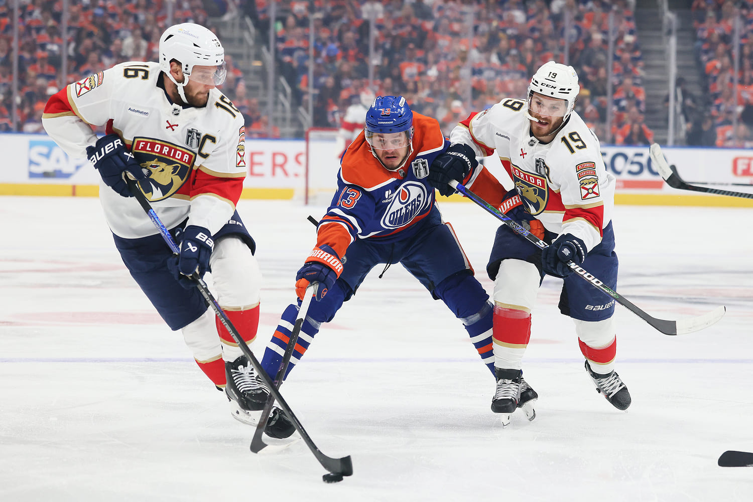 Panthers win, 5-4, Game 2 against Oilers in double OT to tie Stanley Cup series 1-1