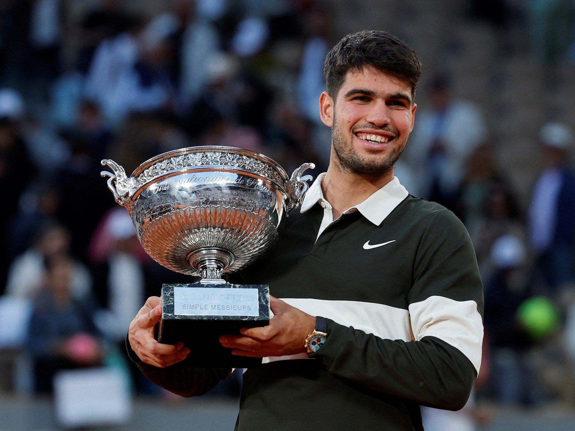 Alcaraz beats Sinner to win epic 2025 French Open men’s singles final