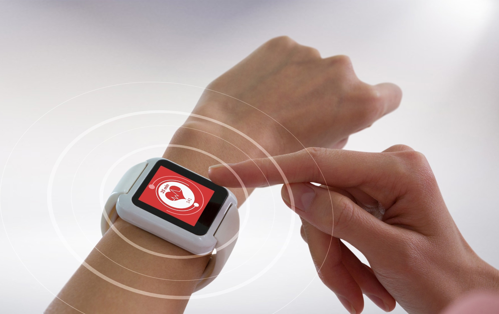 Smartwatch alerts retired nurse to heart injury, prompting life-saving hospital care