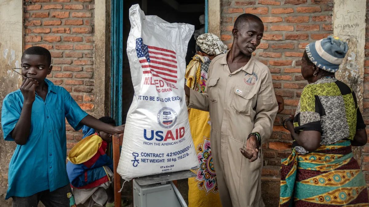 Debunking Vance, Rubio claim that only 12 cents per dollar of humanitarian assistance reaches beneficiaries
