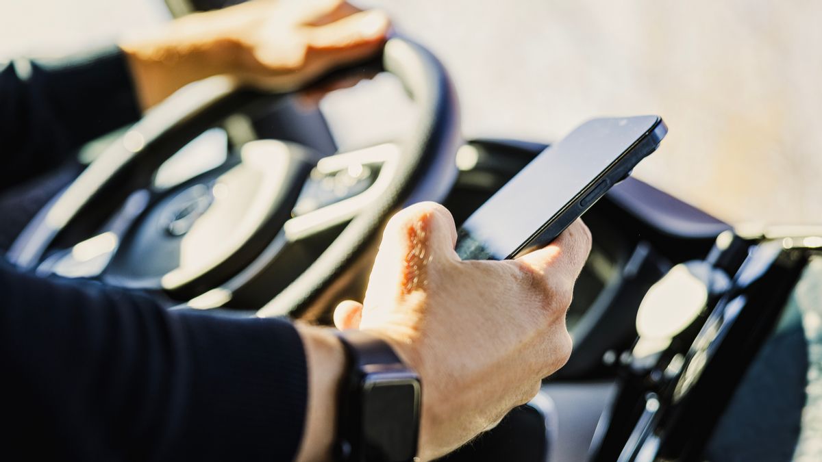 Clarifying claim cellphone ‘touch law’ implemented in 31 states on June 5, 2025