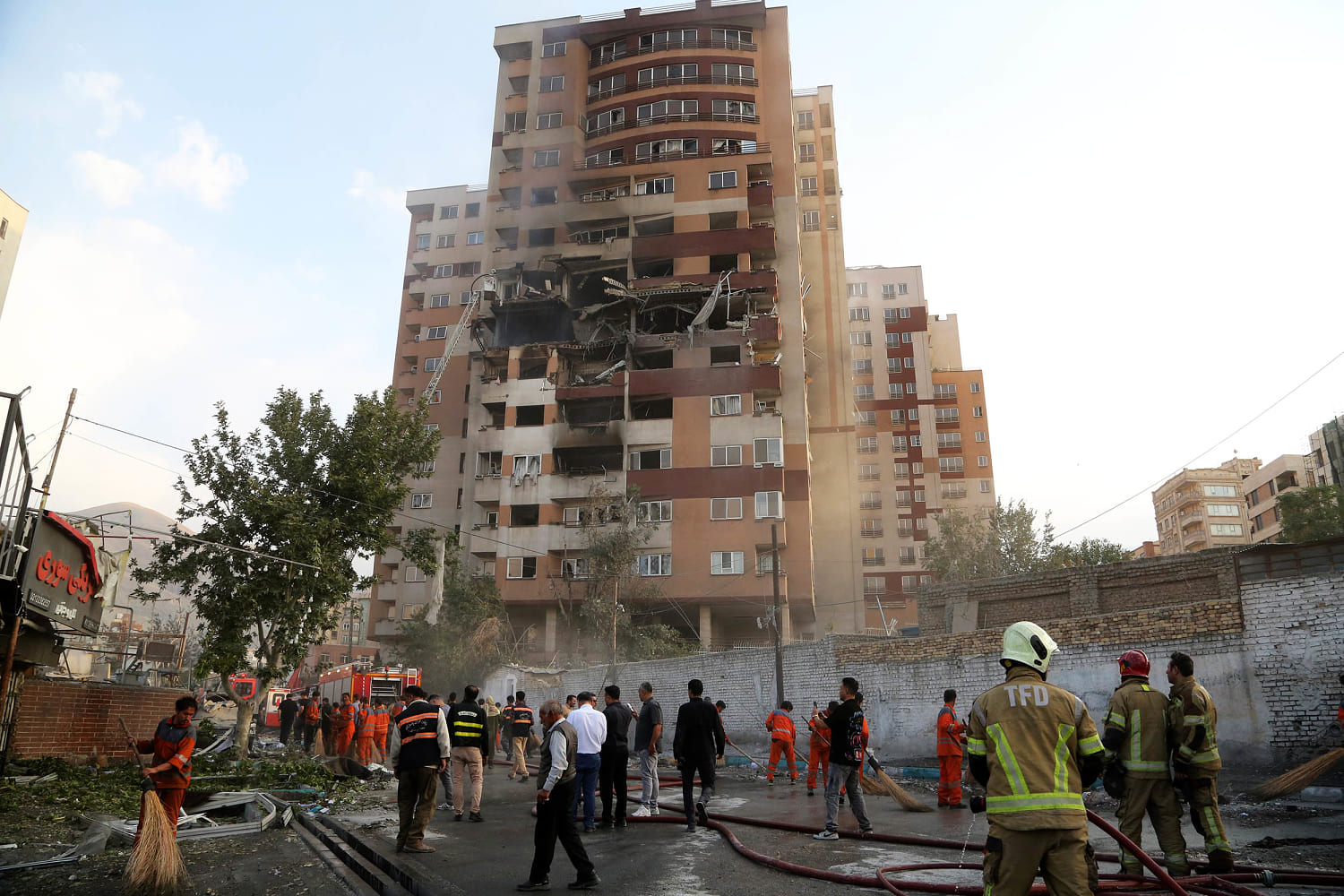 Israel’s strikes highlight its military superiority over Iran, experts say