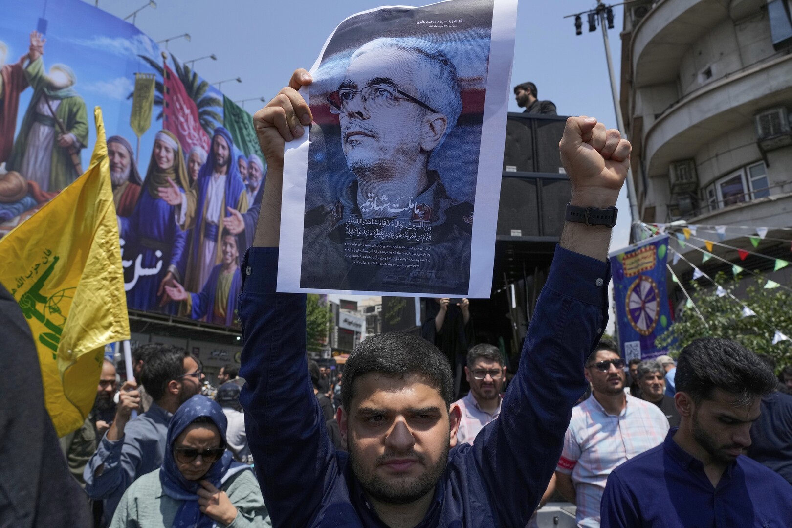 Iranians rally for retaliation against Israeli strikes