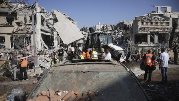 Canadians urged to ‘avoid all travel’ to Israel amid amid escalating hostilities with Iran